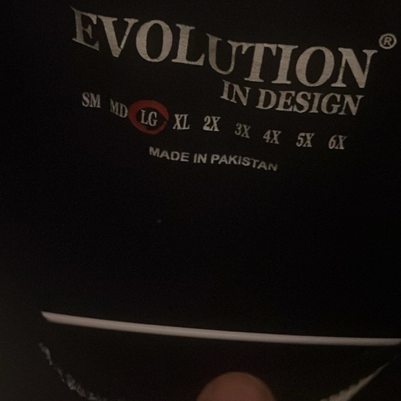 Evolution in design men's top - Picture 2 of 6